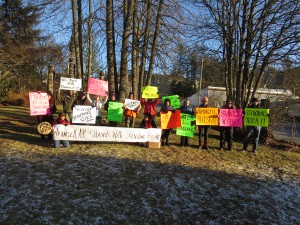Wrangell residents protest Dakota Access oil pipeline at Kik-setti Totem Park (Aaron Bolton, KSTK News)
