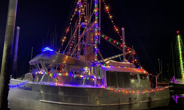 Christmas boat parade lights up Zimovia Strait