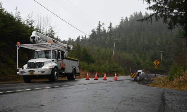 State begins debris removal while continuing to search for victims of deadly landslide