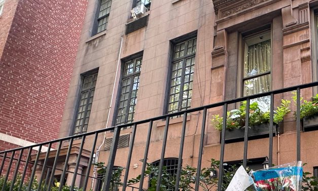 Tributes to Gloria Steinem are flooding in, from Hollywood to Capitol Hill