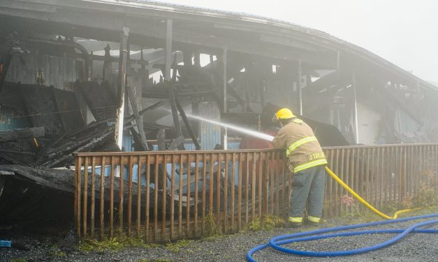 Marine Bar & Hungry Beaver Pizza burns down